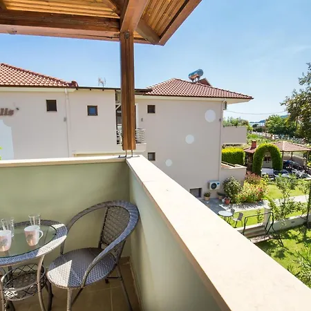 Aparthotel Avra